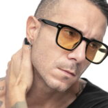 or-acc-mono-cerchio-con-cz-bianchi-e-croce-pendente-1.jpg